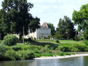 Maison sur la Dordogne a Pessac